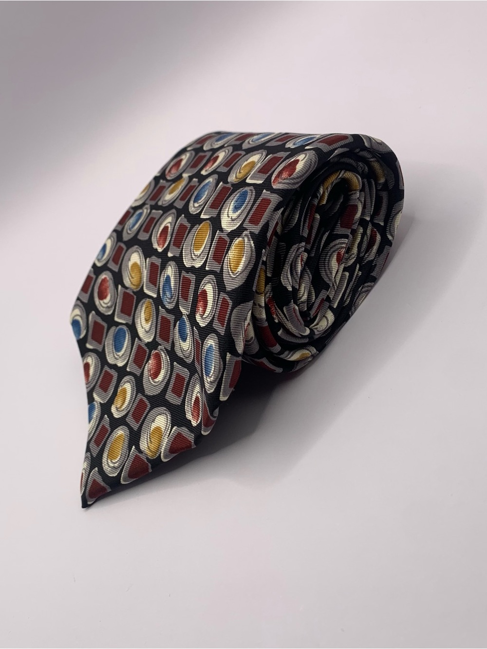 Van Heusen 417 Black Tie with Red, Blue and Gold Geometric Ovals business 111